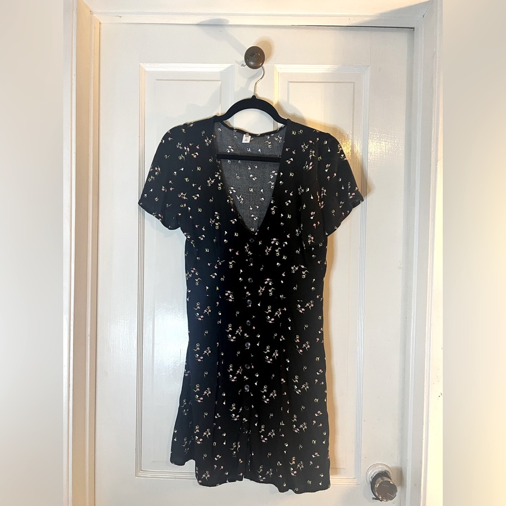BP Casual Black Button Down V-Neck Short Sleeve Floral Mini Dress